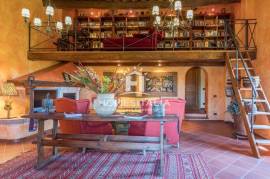 Elegant Tuscan Farmhouse with Pool and Panoramic Views