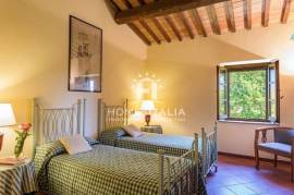 Elegant Tuscan Farmhouse with Pool and Panoramic Views
