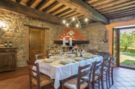 Elegant Tuscan Farmhouse with Pool and Panoramic Views