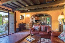 Elegant Tuscan Farmhouse with Pool and Panoramic Views
