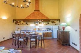 Elegant Tuscan Farmhouse with Pool and Panoramic Views