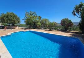 Traditional 3-Bedroom Country House with Panoramic Views in São Brás de Alportel