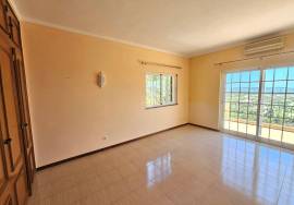 Traditional 3-Bedroom Country House with Panoramic Views in São Brás de Alportel
