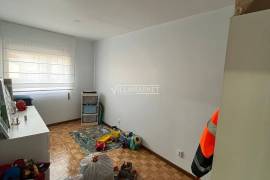 Renovated 3 bedroom apartment on the 1st floor of a building located in Gandra in Ermesinde