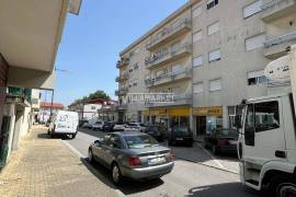 Renovated 3 bedroom apartment on the 1st floor of a building located in Gandra in Ermesinde