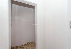 Store with 350 m2 ideal for commerce and restaurants located in Penha de França in the heart of Lisbon