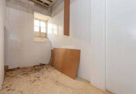 Store with 350 m2 ideal for commerce and restaurants located in Penha de França in the heart of Lisbon