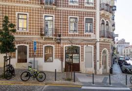 Store with 350 m2 ideal for commerce and restaurants located in Penha de França in the heart of Lisbon