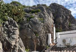 La Roca Townhouse