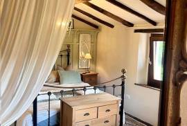 Excellent 2 Bed Tuscan Cottage for Sale In Molazzana Lucca