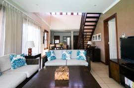 Luxury 3 Bed Penthouse for sale on Eden Island –