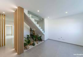Unique Opportunity in the Heart of Lagos — Fully Renovated 4+2 Bedroom Townhouse