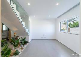 Unique Opportunity in the Heart of Lagos — Fully Renovated 4+2 Bedroom Townhouse
