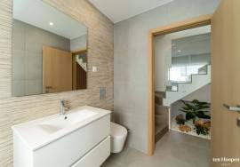 Unique Opportunity in the Heart of Lagos — Fully Renovated 4+2 Bedroom Townhouse