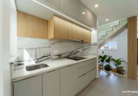 Unique Opportunity in the Heart of Lagos — Fully Renovated 4+2 Bedroom Townhouse