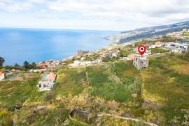 Great Opportunity, Villa and Land with definitive sea views