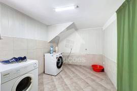 Excellent 4 Bedroom Villa with Large Areas in Bemposta - Portimão.