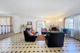 Excellent 4 Bedroom Villa with Large Areas in Bemposta - Portimão.