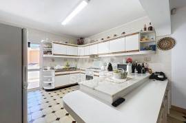 Excellent 4 Bedroom Villa with Large Areas in Bemposta - Portimão.