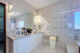 Excellent 4 Bedroom Villa with Large Areas in Bemposta - Portimão.