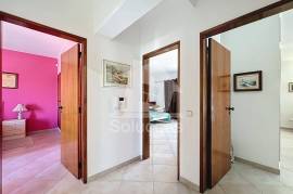 Excellent 4 Bedroom Villa with Large Areas in Bemposta - Portimão.