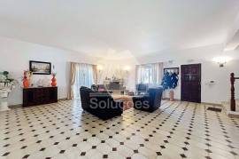 Excellent 4 Bedroom Villa with Large Areas in Bemposta - Portimão.