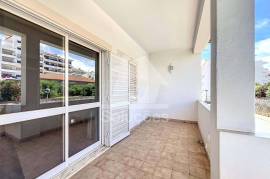 Excellent 4 Bedroom Villa with Large Areas in Bemposta - Portimão.