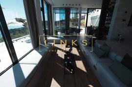 The Most Spectacular Mirror Villa in Portugal, Madeira