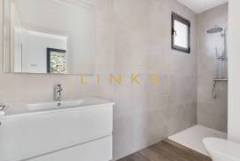 Brand-New 3-Bedroom Villa with Panoramic Sea Views – Ready to Move In | Tabua, Ribeira Brava