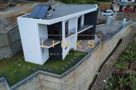 Brand-New 3-Bedroom Villa with Panoramic Sea Views – Ready to Move In | Tabua, Ribeira Brava