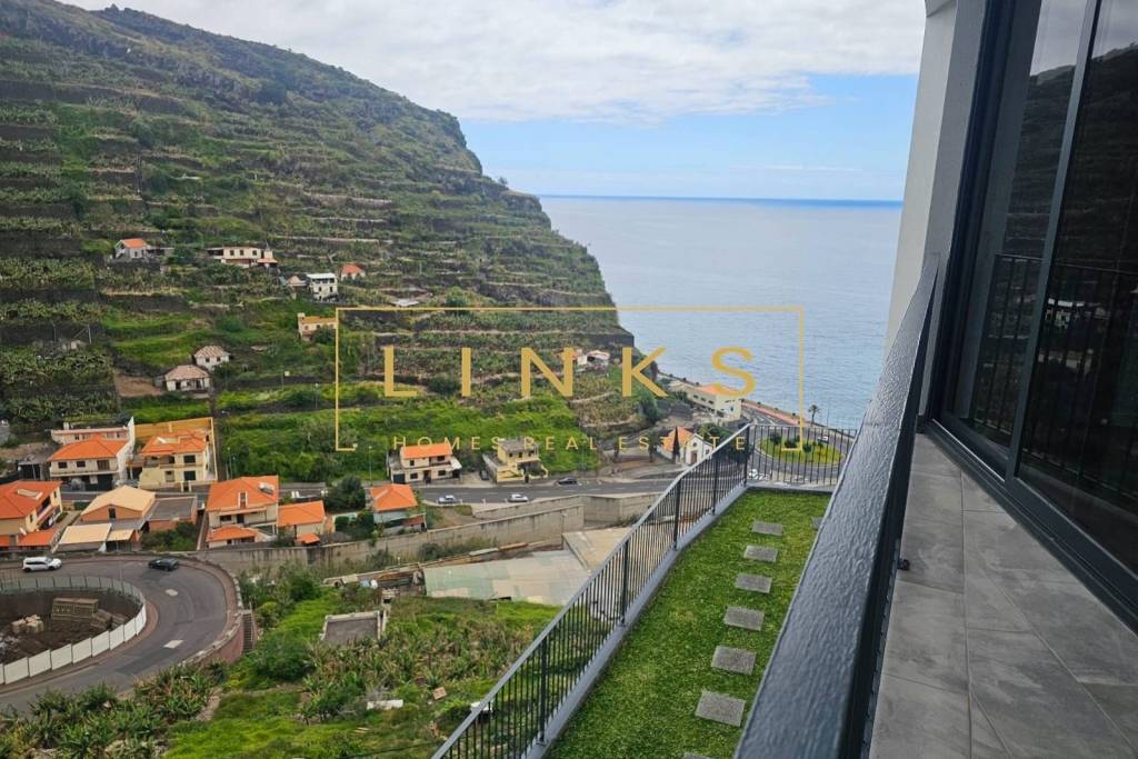 Brand-New 3-Bedroom Villa with Panoramic Sea Views – Ready to Move In | Tabua, Ribeira Brava