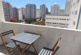 Holiday apartment - Praia da Rocha - close to the beach - balcony - gated community - furnished