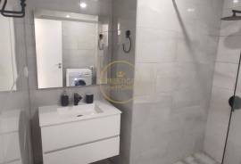 Holiday apartment - Praia da Rocha - close to the beach - balcony - gated community - furnished