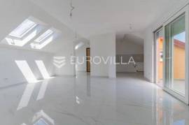 Požega, attractive three-bedroom apartment in the center of NKP 112 m2