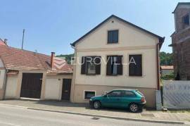 Požega, Center, two residential units with 3 apartmants and business premises