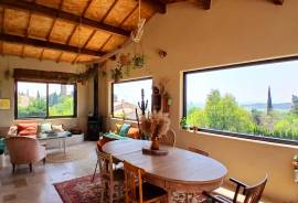 Elegant And Charming Villa With 145 M2 Of Living Space On A 1675 M2 Landscaped Plot With Exceptional Views