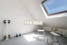 Town House in Coastal Port Town Location