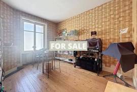 Town House in Coastal Port Town Location