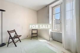 Town House in Coastal Port Town Location