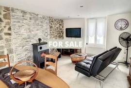 Detached Country House With Open Views and Outbuilding