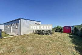 Detached House and Garden by the Beach