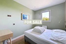 Detached House and Garden by the Beach