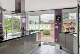 Detached Country House With Open Views and Outbuildings