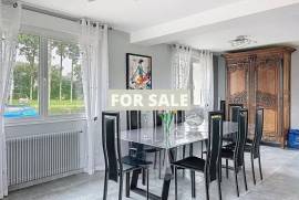 Detached Country House With Open Views and Outbuildings