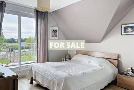 Detached Country House With Open Views and Outbuildings