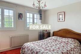 Detached Country House With Open Views and Outbuildings