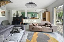 Detached Country House With Open Views and Outbuildings