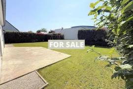 Contemporary House and Landscaped Garden