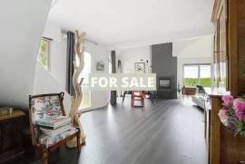 Detached House and Garden, 500m from the Beach