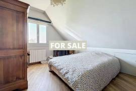 Detached House and Garden, 500m from the Beach